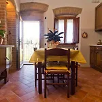 Apartment Dietro Le Mura Colle di Val d'Elsa